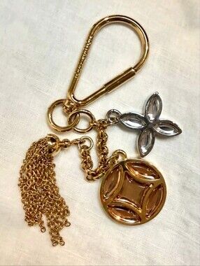 LOUIS VUITTON Porte Cles Ice Flower Charm metal Gold Tone LV Authentic